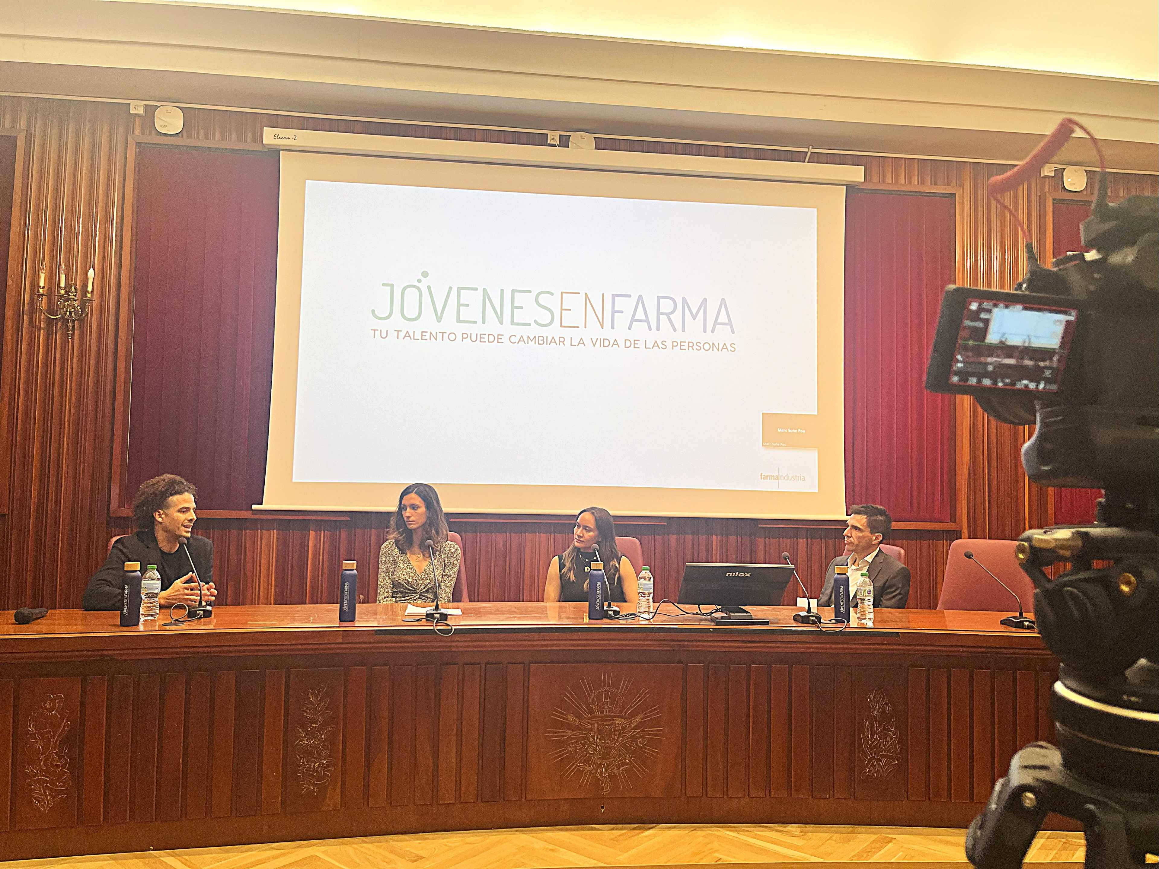 Jóvenes en Farma se presenta en la Universidad de Barcelona para mostrar a los estudiantes de máster las oportunidades laborales que ofrece la industria farmacéutica innovadora