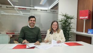 El director general de Biocat, Robert Fabregat, y la presidenta de Farmaindustria, Fina Lladós Canela.